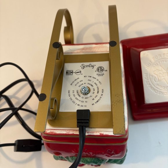 Scentsy Holiday Collection 2014 Santa’s Sleigh Retired Element Warmer Plug In - Picture 9 of 9